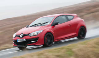 SEAT Leon Cupra 280 vs Renault Megane 265 Cup track video