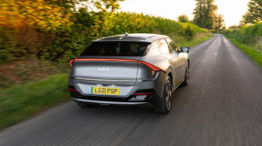Kia EV6 GT-Line S – rear tracking
